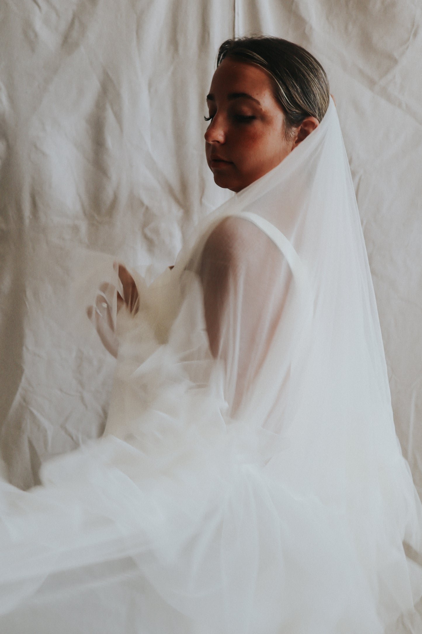 RUFFLE VEIL