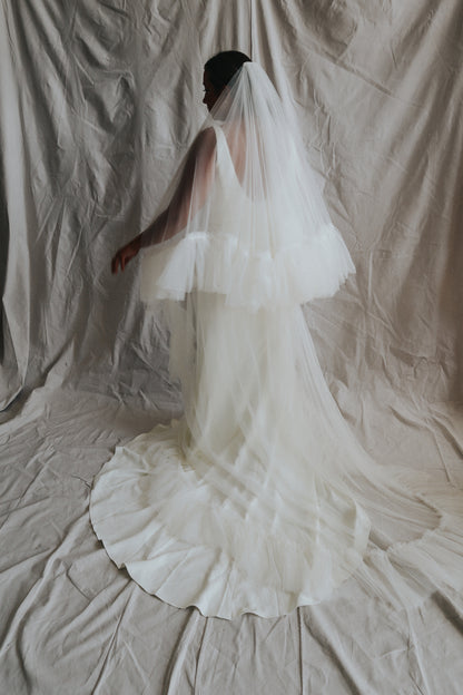 RUFFLE VEIL