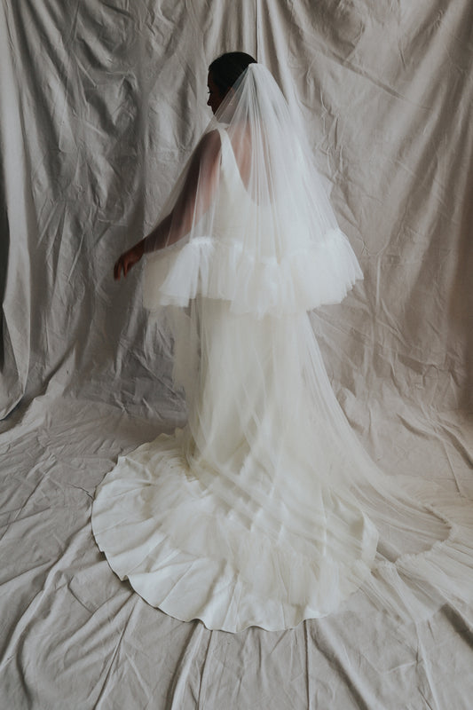 RUFFLE VEIL