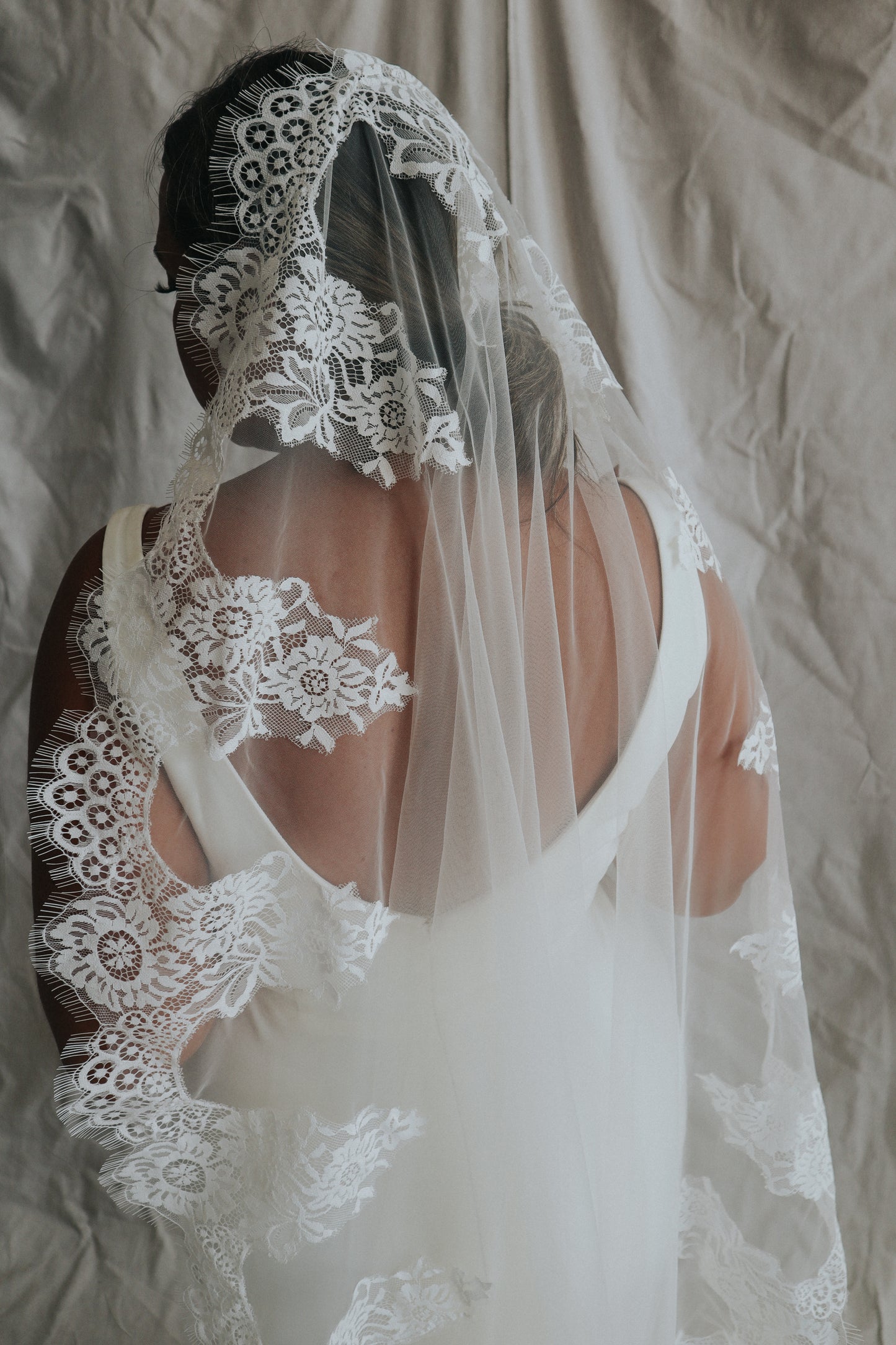 CHANTILLY EDGE VEIL